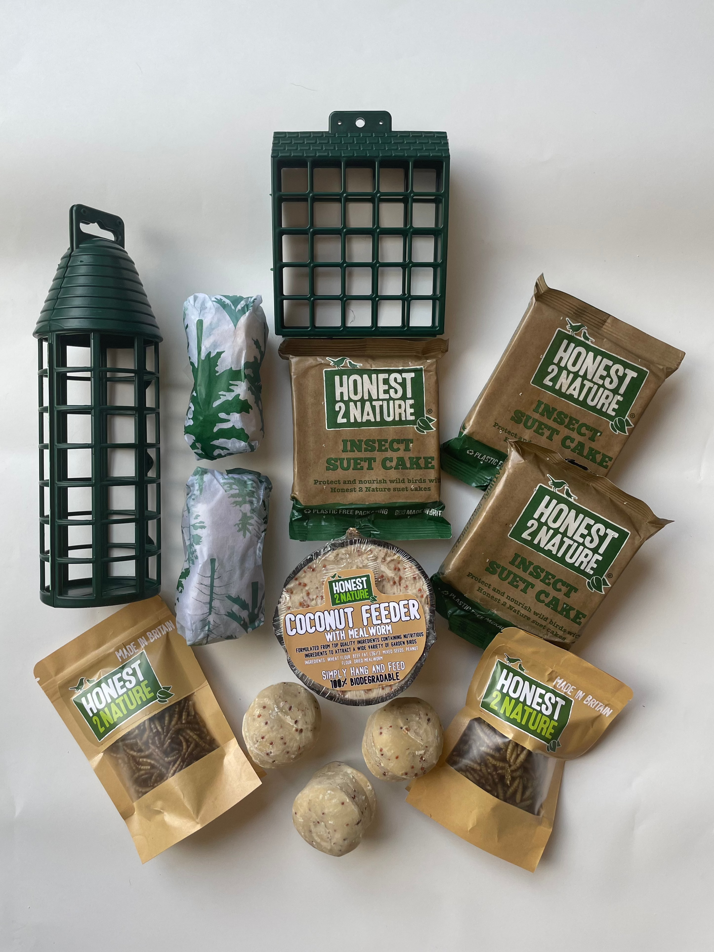 Large Wild Bird food Hamper with Suet, Mealworms and Calci-Worms - Honest2Nature