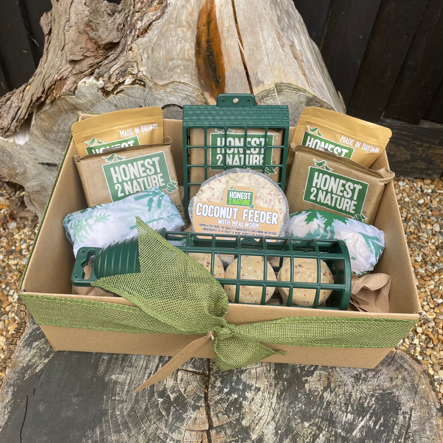 Large Wild Bird food Hamper with Suet, Mealworms and Calci-Worms - Honest2Nature