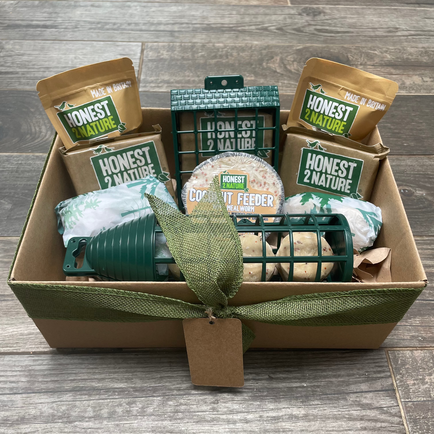 Large Wild Bird food Hamper with Suet, Mealworms and Calci-Worms - Honest2Nature