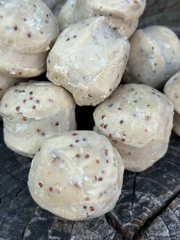 x100 PREMIUM Suet Balls for Wild Bird Feeding - Honest2Nature